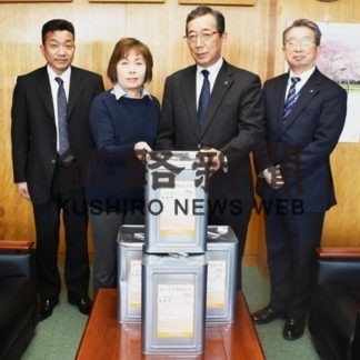 標茶衛生社、農協が町に感染予防グッズ寄贈(2020-04-15)_2