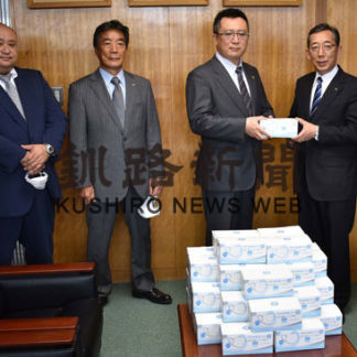 標茶ライオンズクラブ、マスク２０００枚　町に寄贈(2020-05-02)