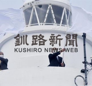 貝殻島コンブ漁解禁、水揚げ(2020-06-04)_1