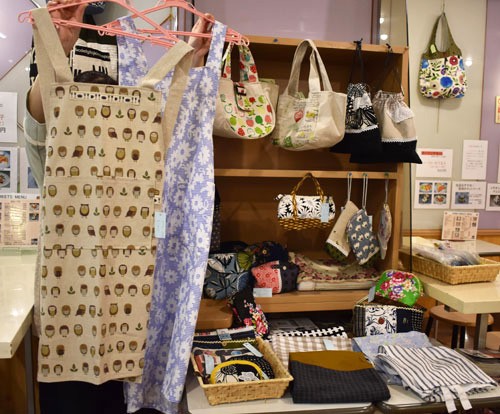 ベル&リキで「布バッグ&エプロン展」(2020-06-19)