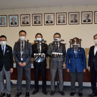 国際ロータリー第２５００地区、フェースシールド寄贈(2020-06-05)