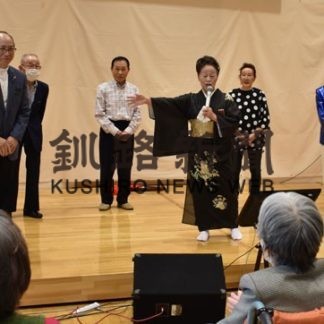 千代の会が歌謡ショー、華やかにイベント再開(2020-06-13)