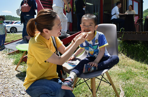 石窯ピザ祭りにぎわう(2020-06-14)