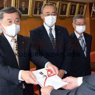 東道路が市立釧路総合病院へ３００万円寄付(2020-07-04)