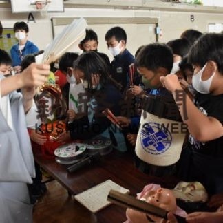 北斗小　総合学習に日舞導入(2020-07-29)