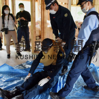 解体予定の児童館で救出訓練(2020-07-10)