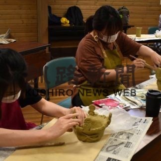 縄文土器作りに挑戦　塘路湖ＥＭＣで体験講座(2020-07-12)