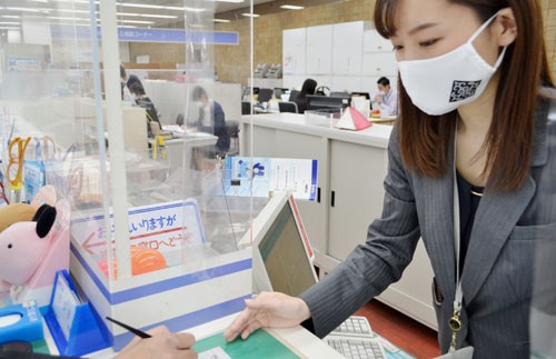 アイヌ文様マスク好評(2020-07-14)