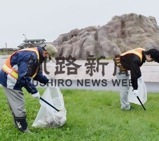 坂野建設、マリンパーク周辺を清掃(2020-07-27)