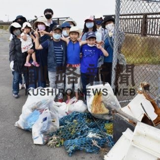 会員親子でごみ拾い(2020-08-15)