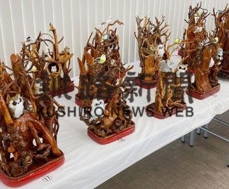 弟子屈郵便局で石橋さん木工細工展(2020-08-15)