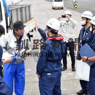 サンマ漁、無事故で　海保など花咲港で訪船指導(2020-09-10)