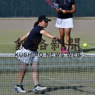 佐藤(釧江南２年)単複連覇　高校テニス(2020-09-08)
