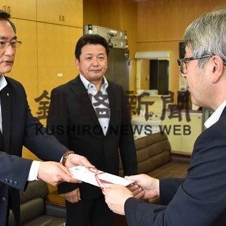 大楽毛小に５丁目町内会が新型コロナやインフル予防で寄付(2020-09-23)