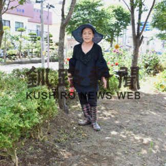 中央分離帯の緑地管理　隈井さんボランティア(2020-09-26)