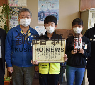 鳥取西小がアルミ缶回収最優秀校(2020-10-23)