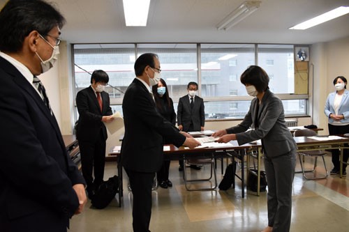 北教組釧路支部など6団体が新型コロナ感染防止など市と市教委に要請(2020-10-28)