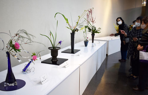 釧路華道協会、きょうから合同展(2020-10-15)