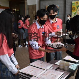 弁当食べて飲食店応援　標茶高でイベント(2020-10-04)