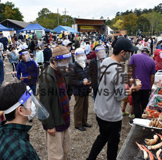 川湯温泉の廃屋跡地、イベントにぎわう(2020-10-08)