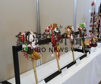 文化祭の代替に市民作品展、色鮮やかな力作そろう(2020-11-01)