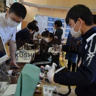 １２業種の講師が来校、夢を持つ大切さ伝える(2020-10-18)