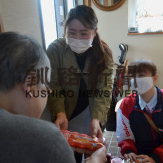 女性求職者が職業体験(2020-10-23)