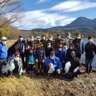 盛り上げ隊がマリモ生息地で清掃活動(2020-10-31)