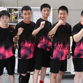 男子・武修館Ｖ、女子・釧北陽連覇　バドミントン釧根地区会長杯(2020-11-03)