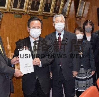 公明党議員団が市に政策、予算要望(2020-11-15)