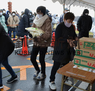 友好都市の特産品、郷土グルメ求め列(2020-11-27)