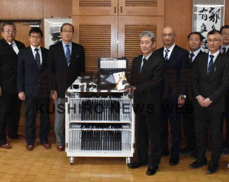 タブレット１人１台へ　湖陵高に同窓会が寄贈(2020-11-29)