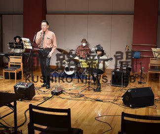 和カフェ・スロ兎で１３周年記念ライブ(2020-11-20)