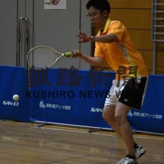 中村男子１部３連覇　バウンドテニス(2020-11-17)