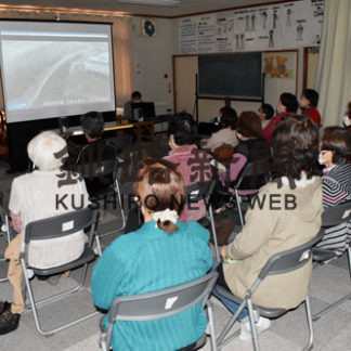 迅速な避難心掛けて　動画活用し講座　白糠・千鳥町内会女性部(2020-11-14)