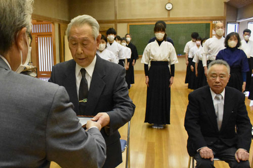 スポーツ振興に寄与、高橋さんら3人表彰(2020-11-07)