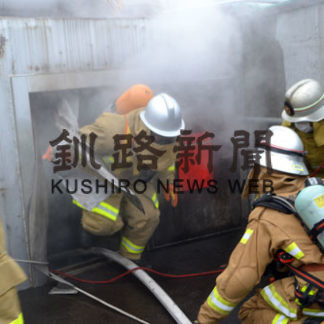 高温、煙の坑道で消防レスキュー訓練(2020-11-20)