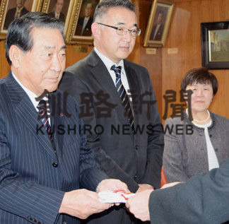 動物園協会、市に支援募金５０万円寄付(2020-12-27)