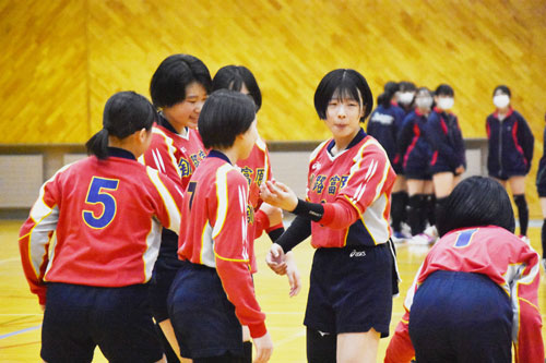 中学バレー丹頂リーグ、12チーム熱戦(2020-12-21)