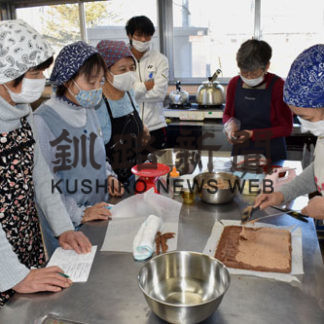 クリスマスケーキの「ルーローショコラ」作りに挑戦(2020-12-16)