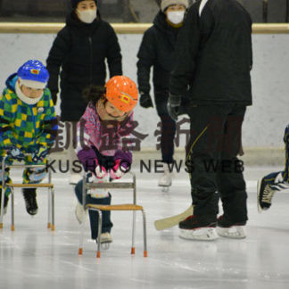 笑顔でスケートに親しむ(2020-12-05)