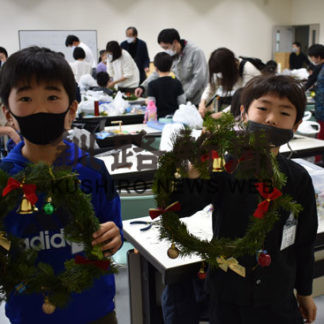 釧路少年少女発明クラブ 親子でクリスマスリース作り(2020-12-18)