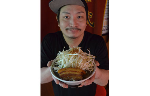 うちのイチオシ 麺屋武双 スープに「炭」混ぜ込み免疫力アップ(2020-12-11)