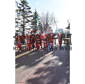 釧路走ろう会　サンタ姿で北大通快走(2020-12-21)