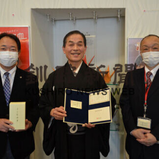 山口さん献血１００回で卒業(2021-01-19)