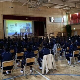 社会が求める人材は　鳥取中で会社社長ら出前授業(2021-01-23)