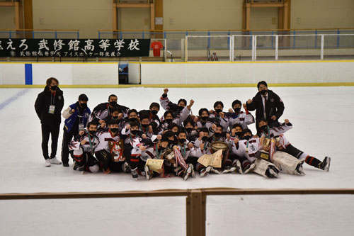 武修館5年ぶりV 全国高校アイスホッケー(2021-01-26)