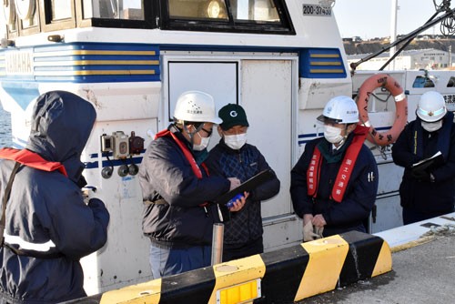 遊覧漁船 合同で安全点検(2021-01-08)