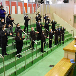 釧路、根室の市場で初競り　豊漁、安全祈願_1(2021-01-06)