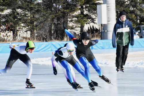 中標津スピードスケート大会 児童ら115人が氷上で競う(2021-01-12)